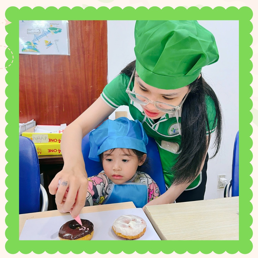 Workshop Cupcakes K-Maths làm bánh