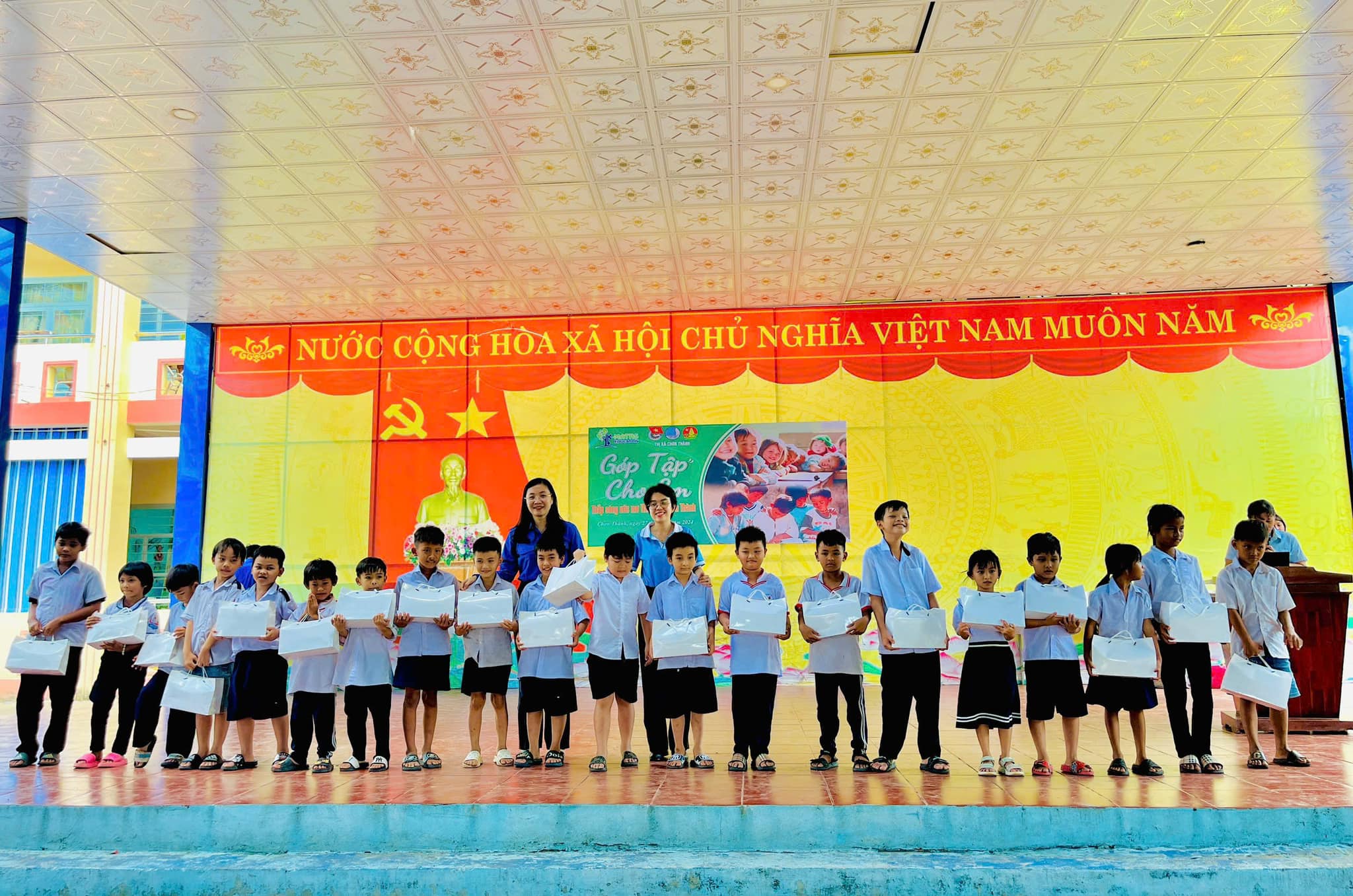 Workshop Từ Thiện K-Maths hoạt động
